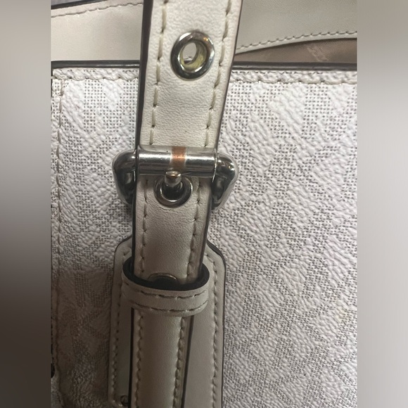 Michael Kors Monogram White and Grey Tote - Picture 4 of 15